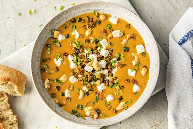 Soupe de pommes de terre à la péruvienne avec de la feta