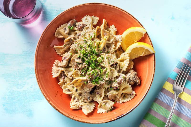 Pâtes au poulet haché et à la sauce à la crème