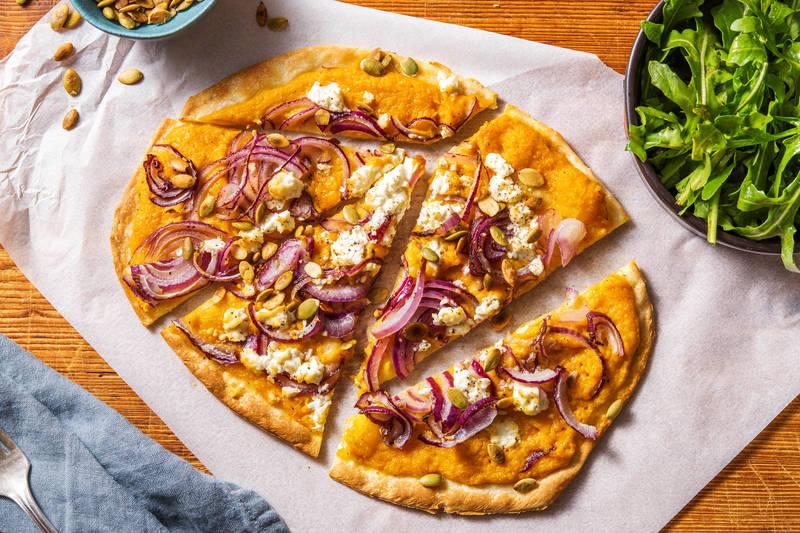Tarte flambée au potimarron, feta et oignon rouge