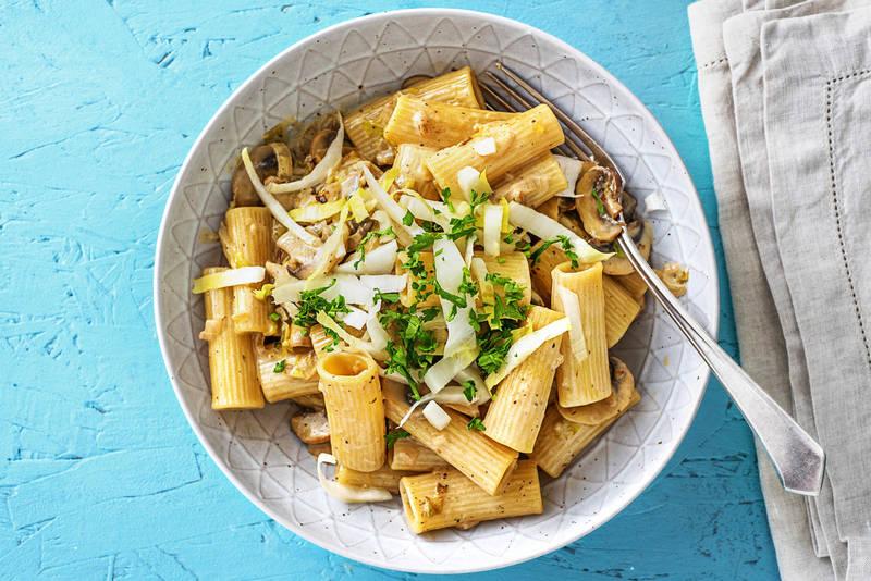 Rigatoni, tomme & endives poêlées