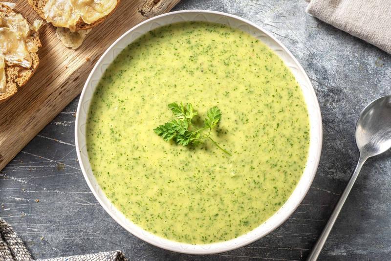 Soupe de cerfeuil & tartines au brie