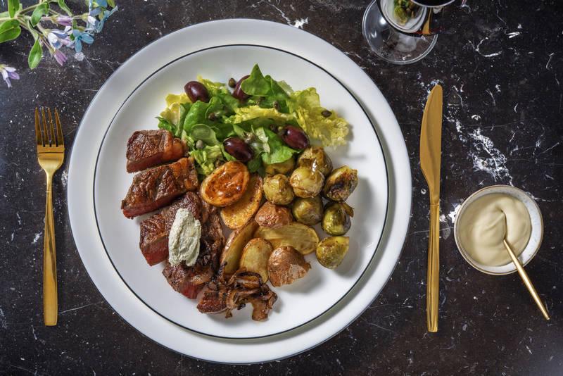 Bœuf beurre au bleu & choux de Bruxelles rôtis