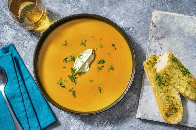 Velouté de butternut, crème de coco & curcuma