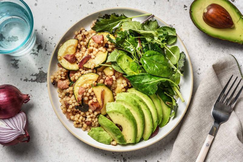 Salade de couscous perlé à l'avocat & lardons