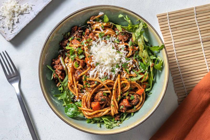 Spaghetti, chair à saucisse poêlée & tapenade