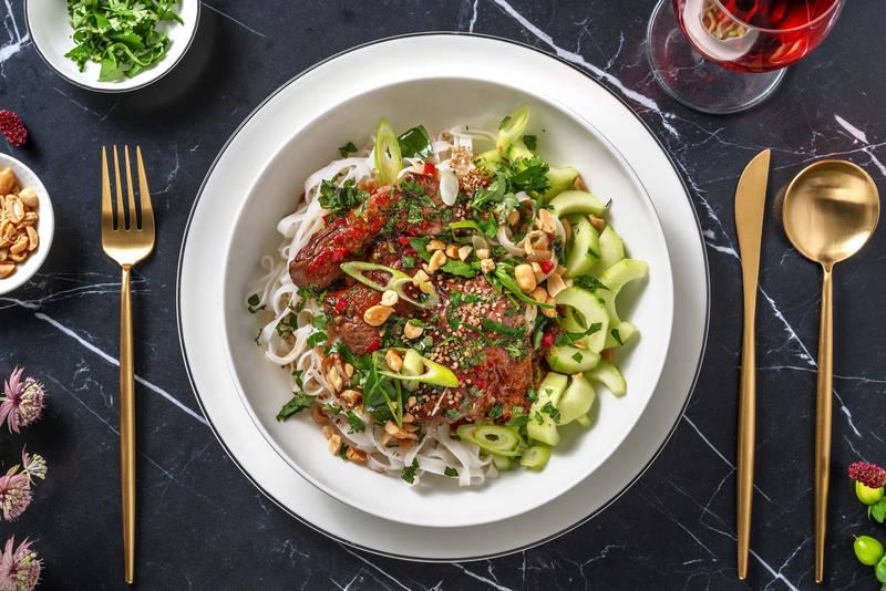 Salade thaï au bœuf mariné & cacahuètes