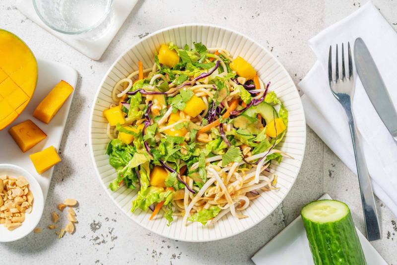 Salade épicée de nouilles thaï à la mangue