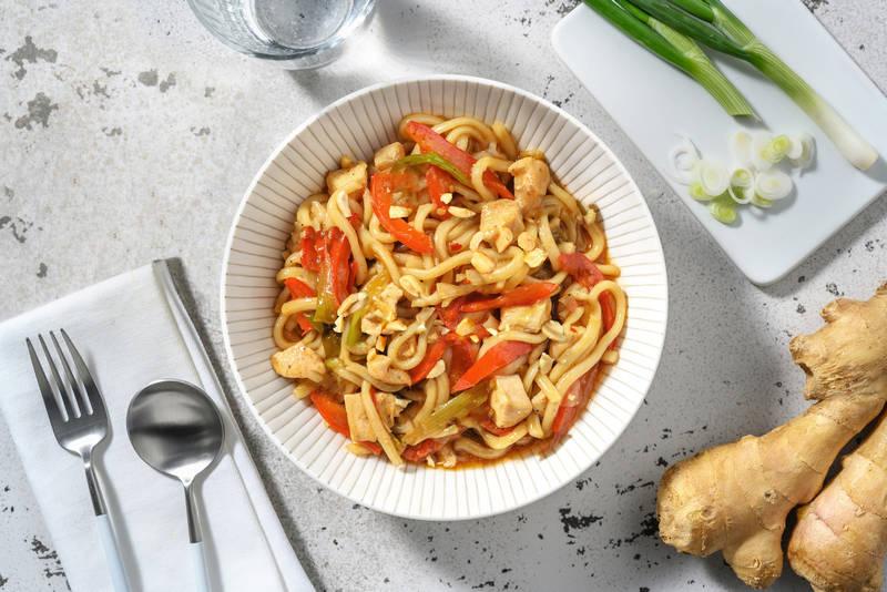 Nouilles udon sautées inratables au poulet