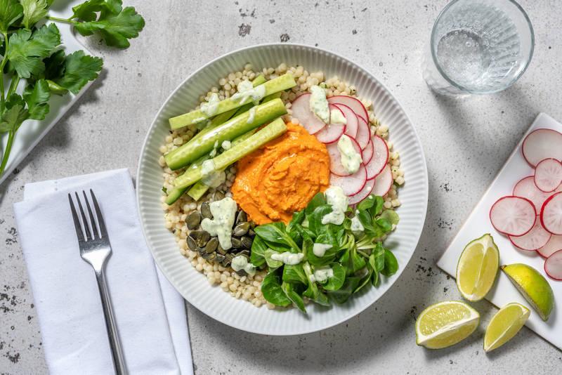 Bowl multicolore de légumes & couscous perlé