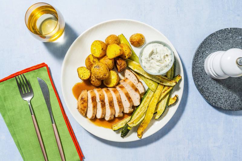 Filet de poulet, courgettes & jus de viande