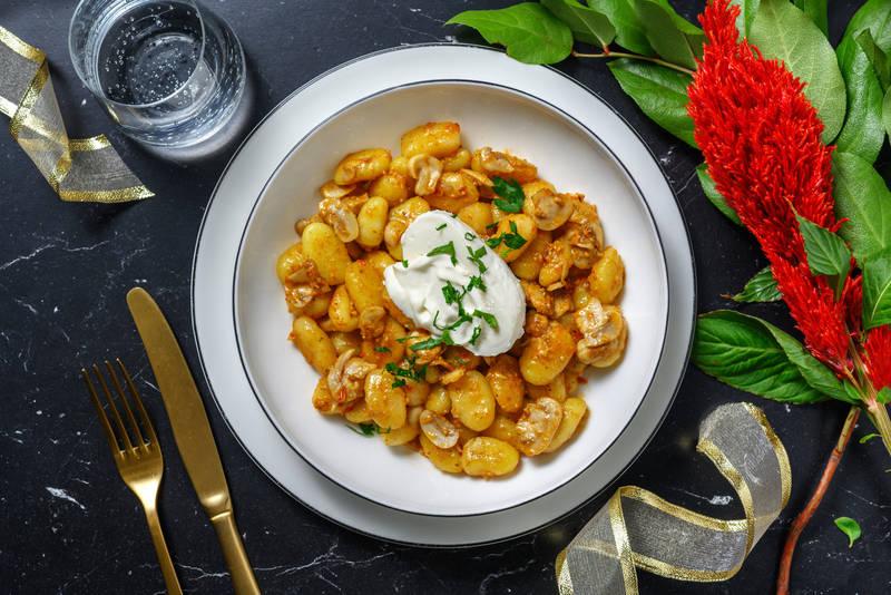 Gnocchi festivi al funghi & burrata