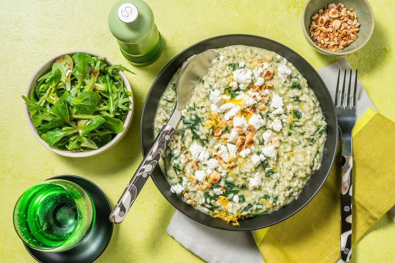 Risotto facile au pesto, chèvre & noisettes