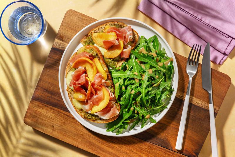 Bruschetta nectarine, mozza & prosciutto crudo