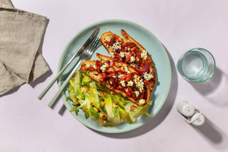 Tartines au fromage bleu, lardons & poire