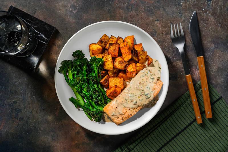 Saumon, crème d'estragon & broccolini poché