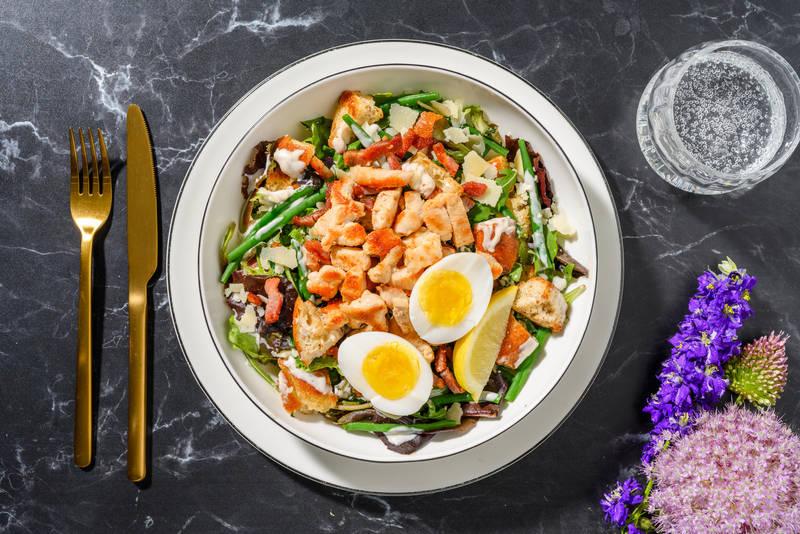 Salade façon César : lardons & grana padano AOP