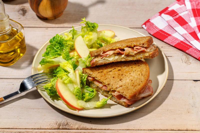 Croque savoyard : raclette, lard & oignon