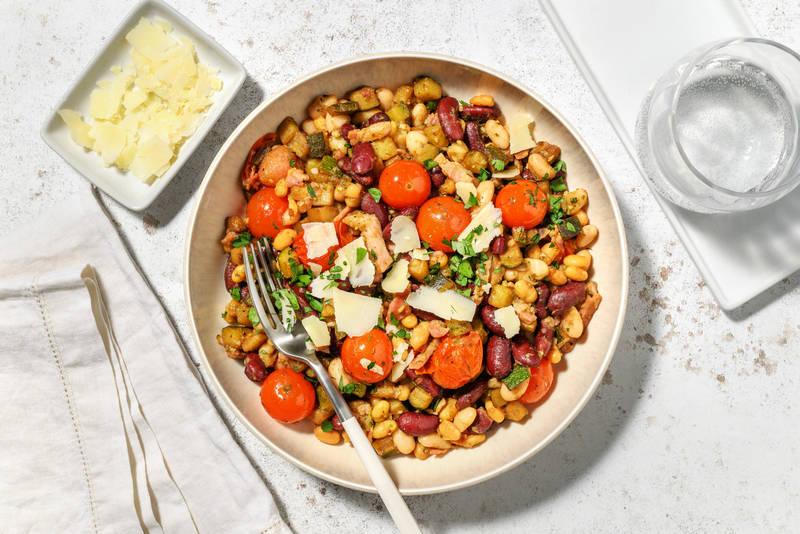 Bean Bowl à la courgette, lardons & pesto