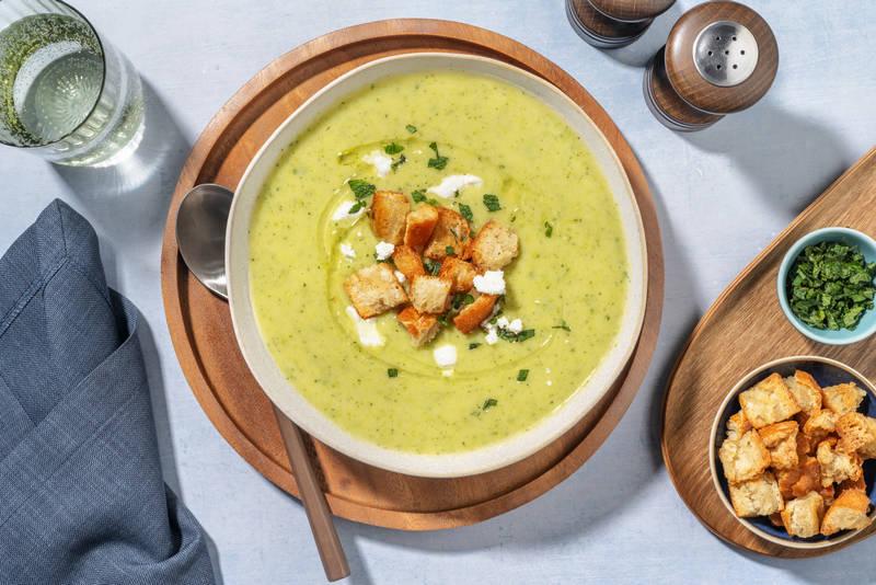 Velouté d'asperges, courgette & chèvre frais