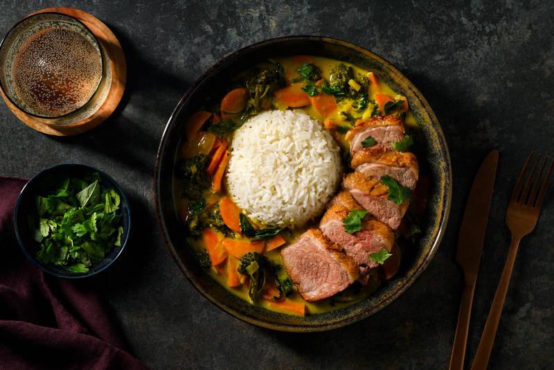 Filet de canard grillé, curry à la thaï & riz
